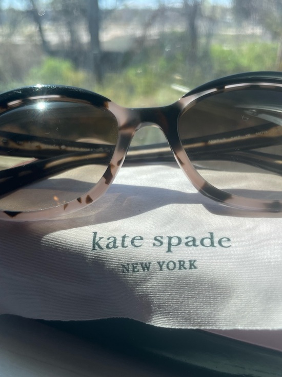 kate spade Accessories - kate spade Tortoiseshell Sunglasses with Pink Case